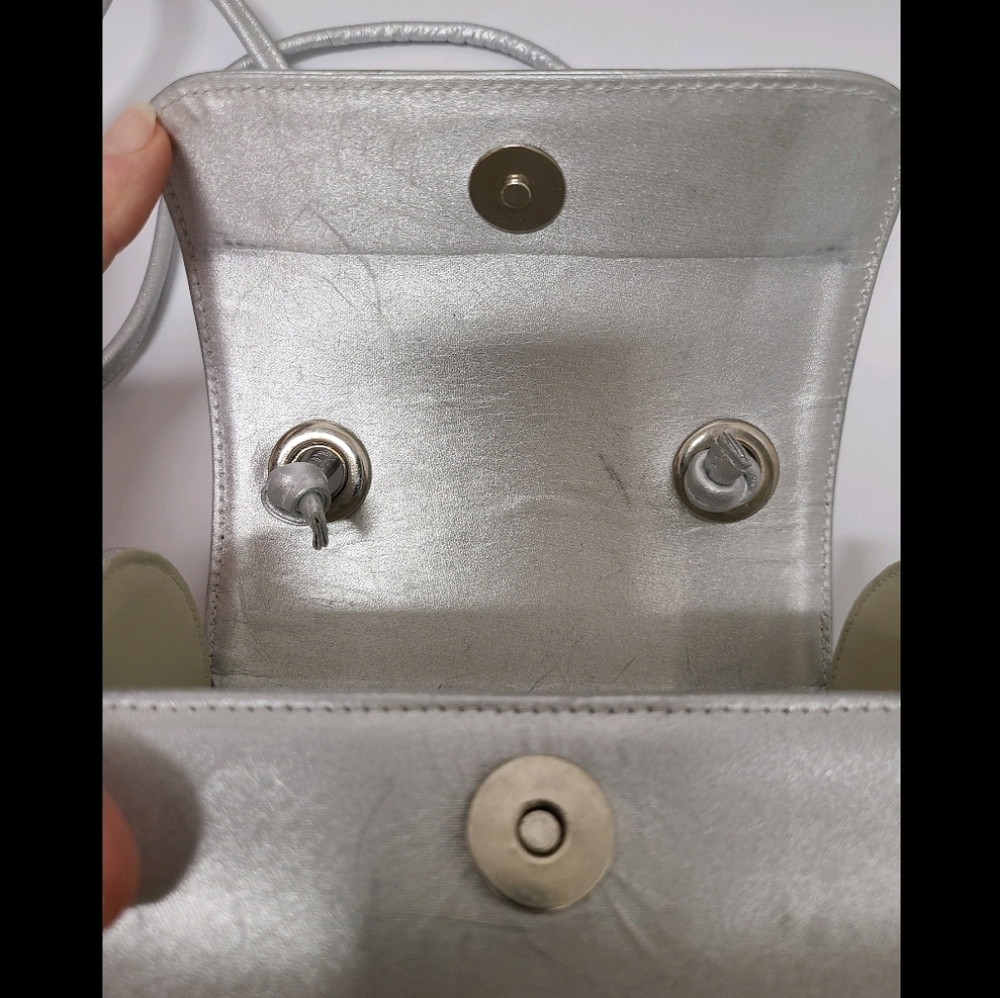 Stuart Weitzman VINTAGE Silver Satin Round Crossbody Bag with Leather Strap - Picture 8 of 14